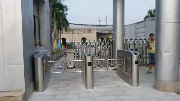 深圳某职业学院摆闸案例.jpg