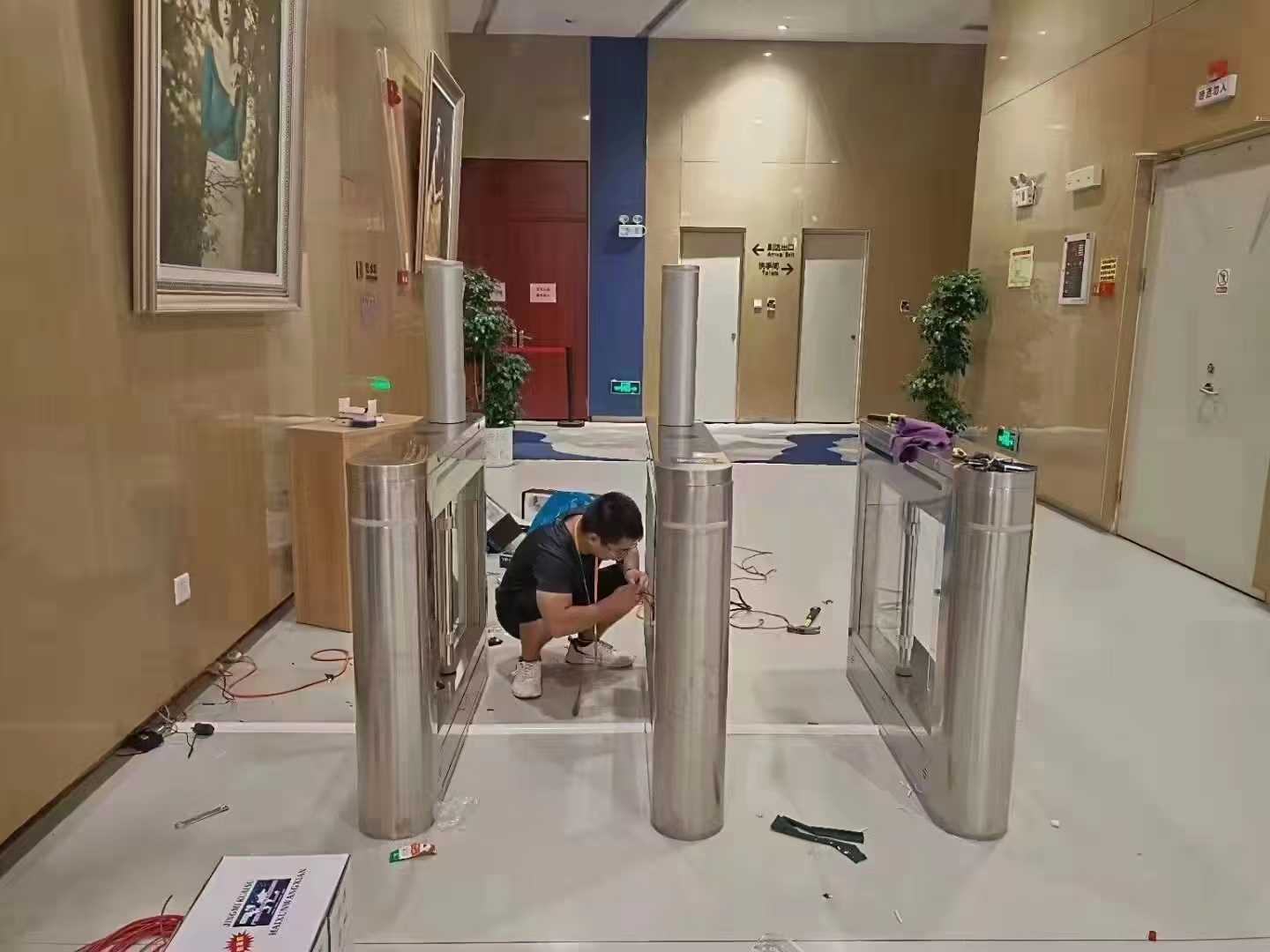 人脸识别速通门
